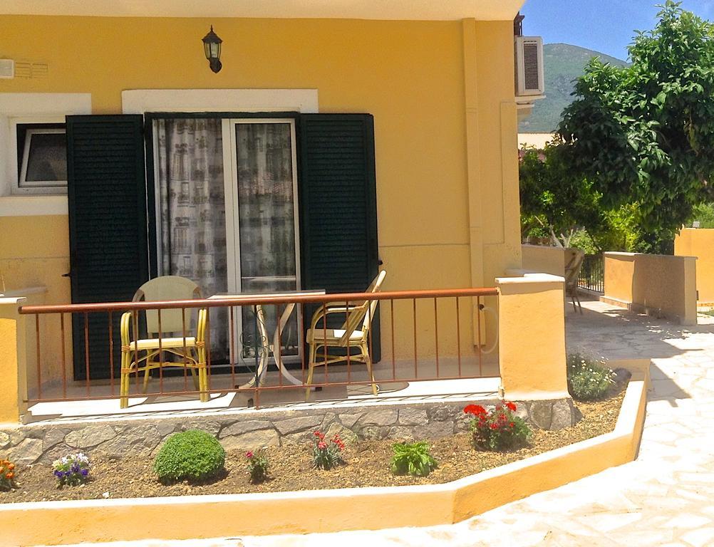 Michalis Place Apartments Vasilikí Værelse billede
